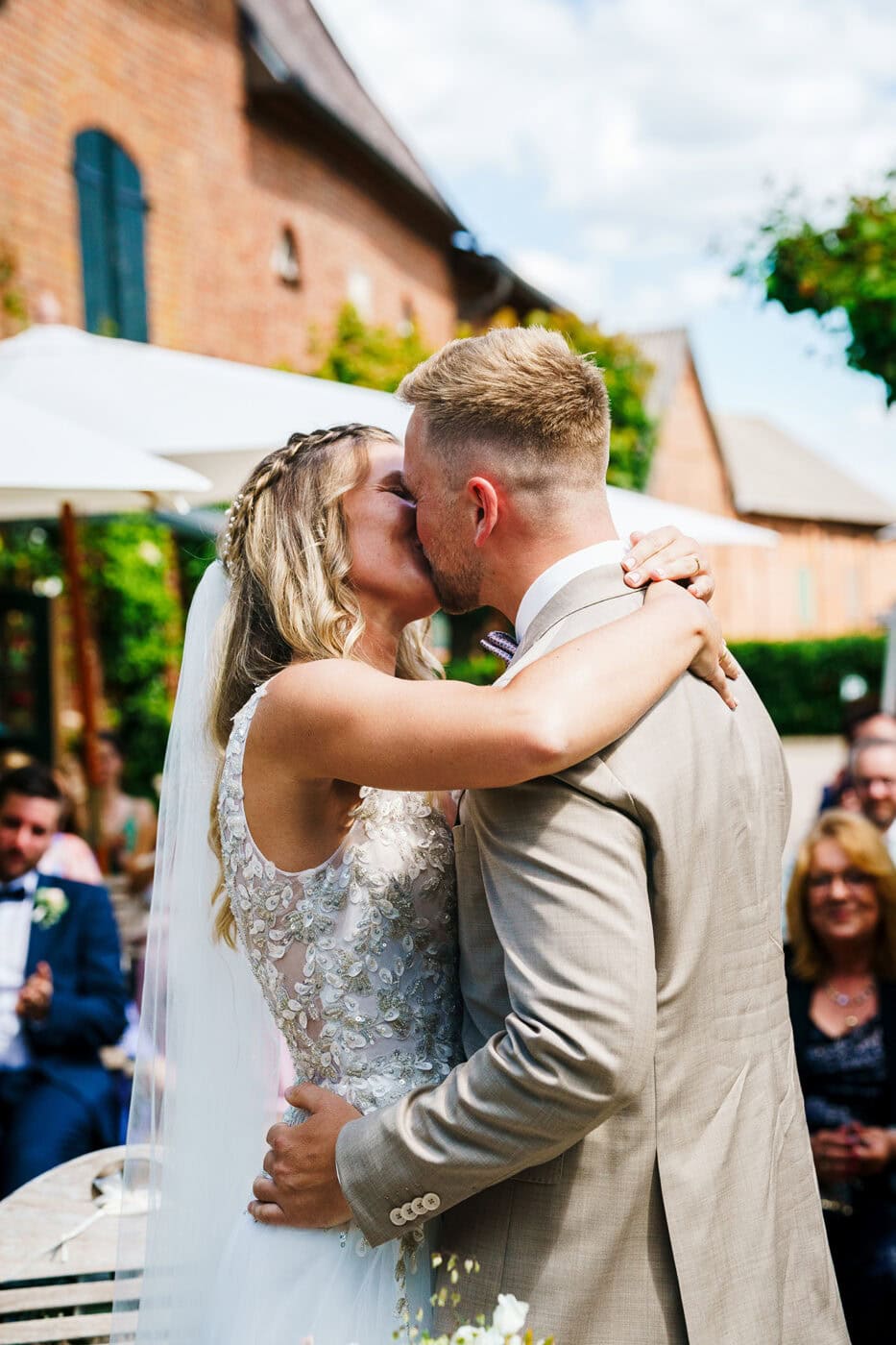 Hochzeit Antik-Hof Bissee Kuss