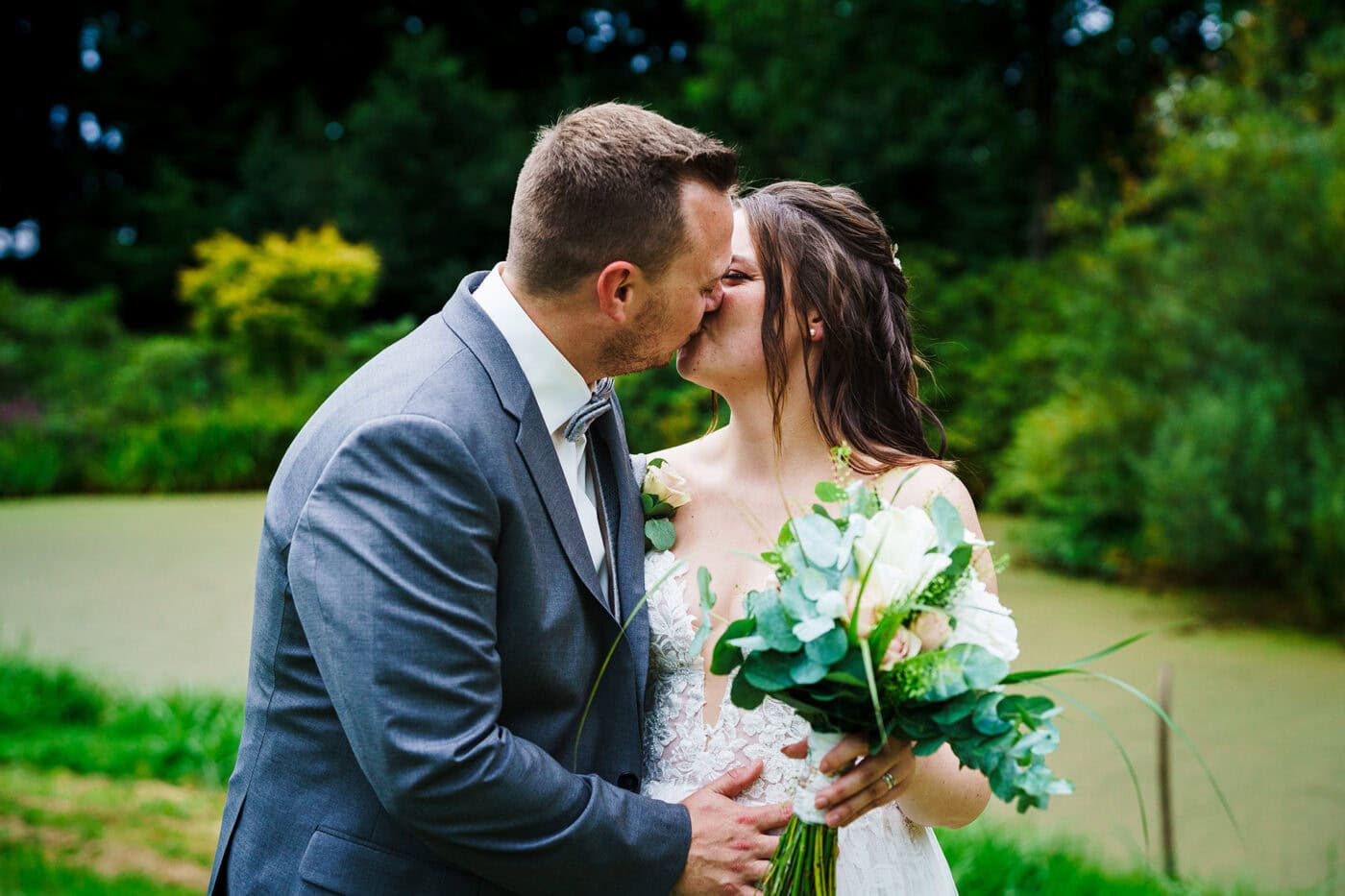 Hochzeit Gut Bossee Kuss