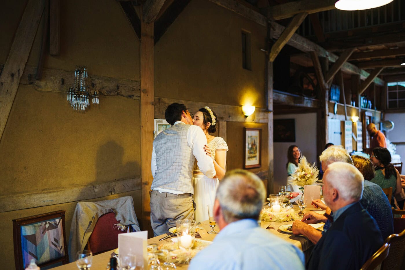 Hochzeit De Borgschüün Hochzeitskuss